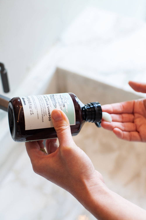 detox-scalp-exfoliating-shampoo-2-3__PID:671446ef-39eb-4893-95b4-d398b6bc5a99